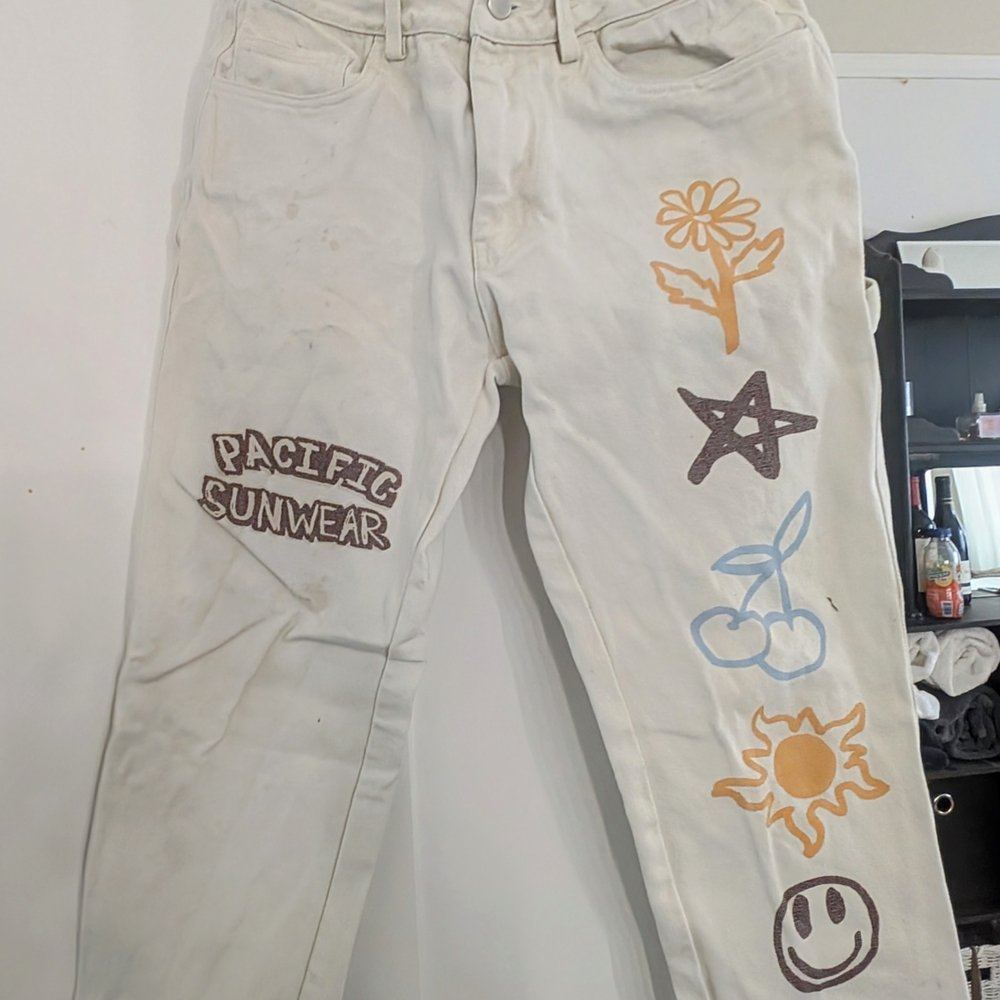 Pacific Sunwear White Graphic Womans Jeans